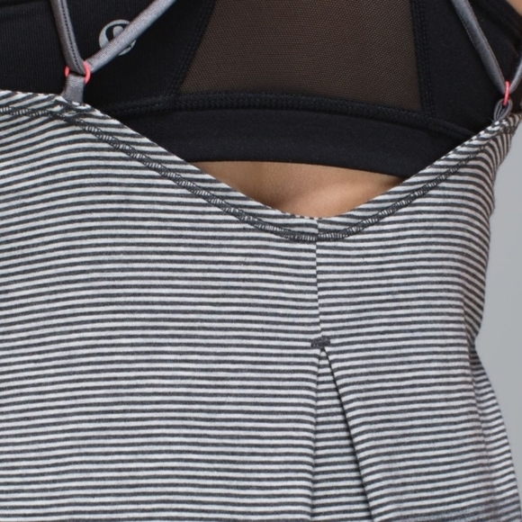 Lulu🍋Breezy Tank - Picture 3 of 8